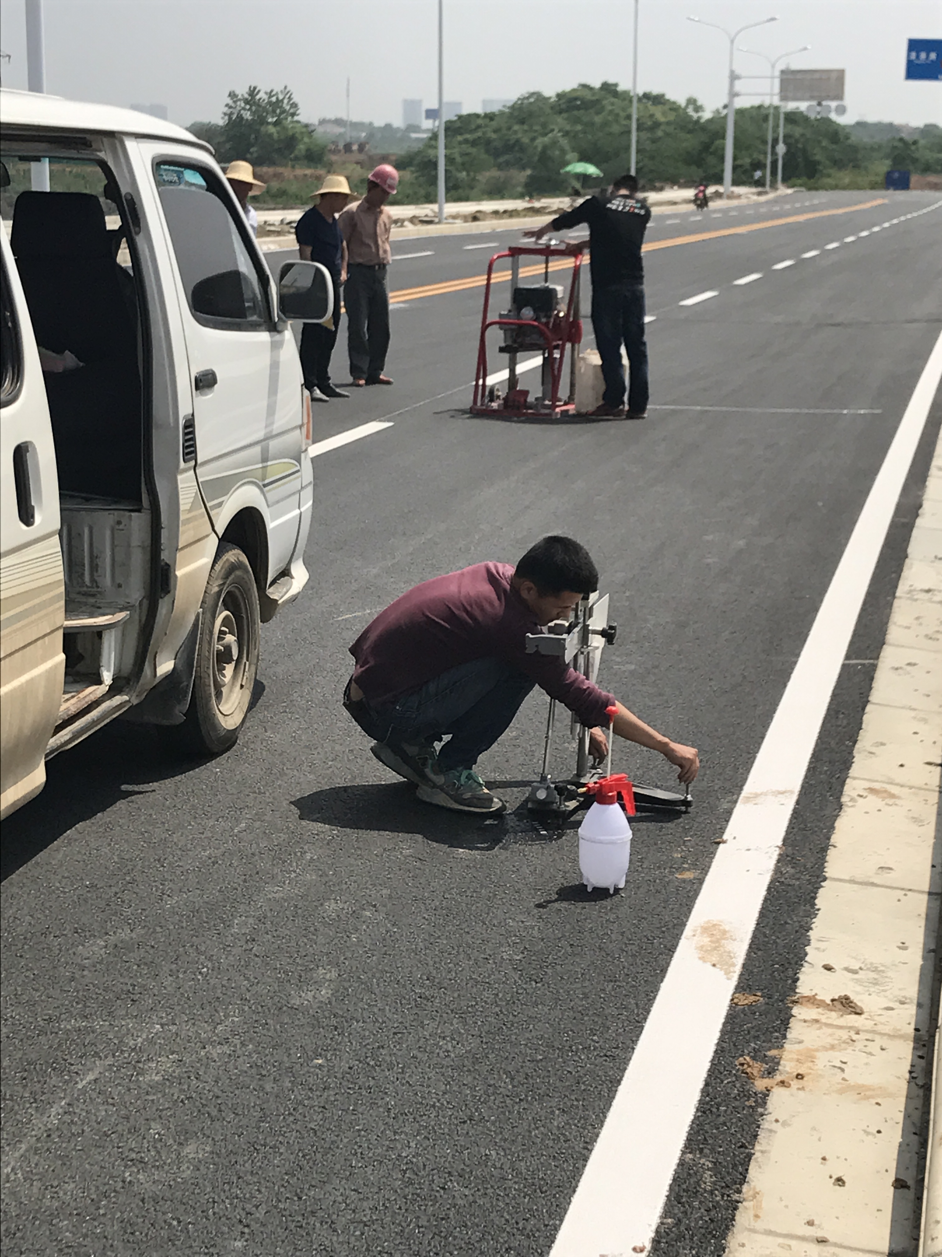 科技一路（左廟路~流港路）道路排水工程瀝青路面厚度及抗滑性能實(shí)驗(yàn).JPG